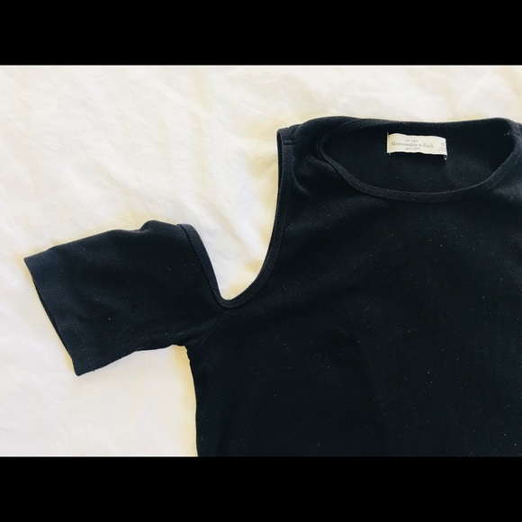 Black Cold Shoulder Top - Picture 4 of 5